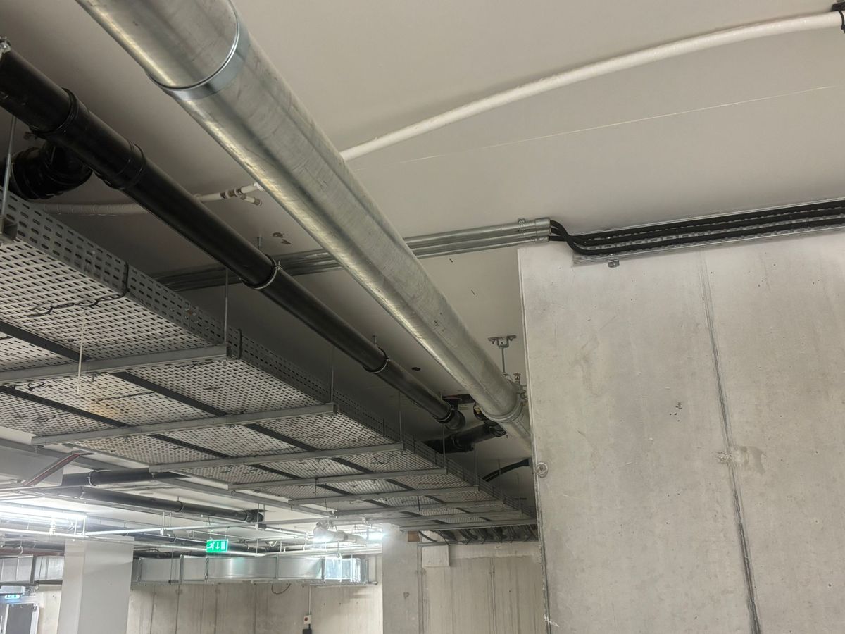 Commercial cable tray and containment installation